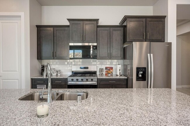 Building Photo - 3865 Jericho St