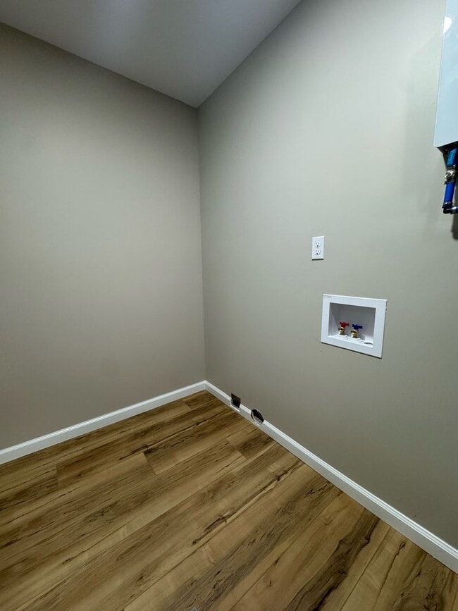 Building Photo - Cedar Circle Duplexes