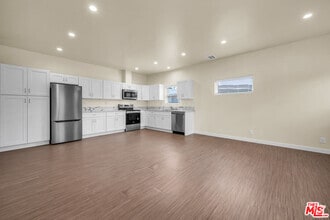 Building Photo - 6625 Duchess Dr