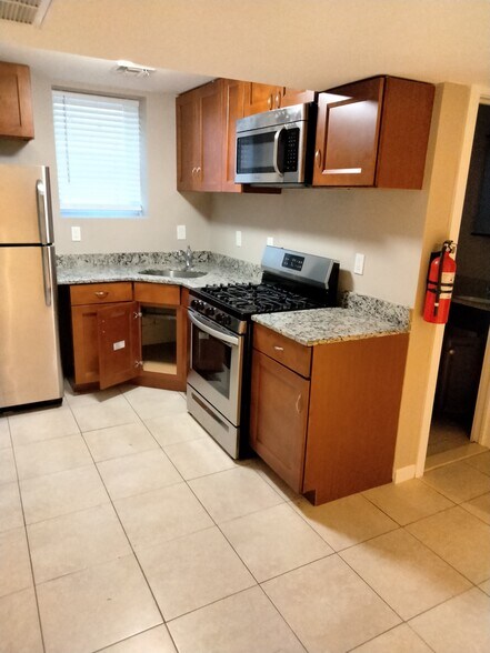 Building Photo - 34 Blaine Ave