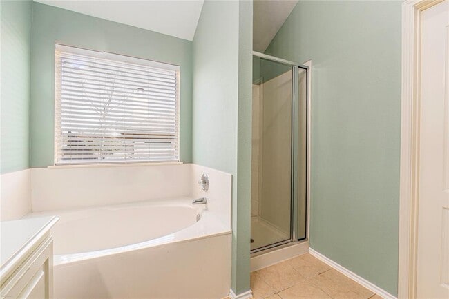 Building Photo - 249 Ashwood N