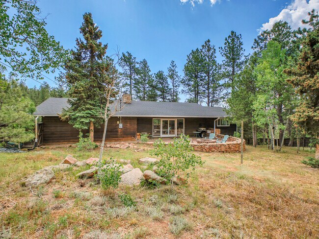 Building Photo - 34586 Circle Dr