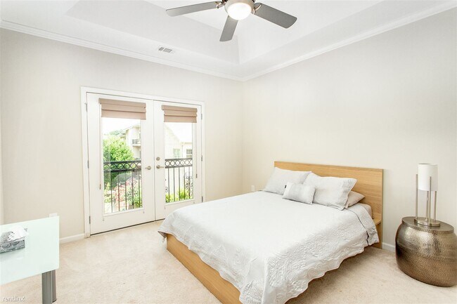 Building Photo - 3 br, 3.5 bath Townhome - 745 Fountainhead...
