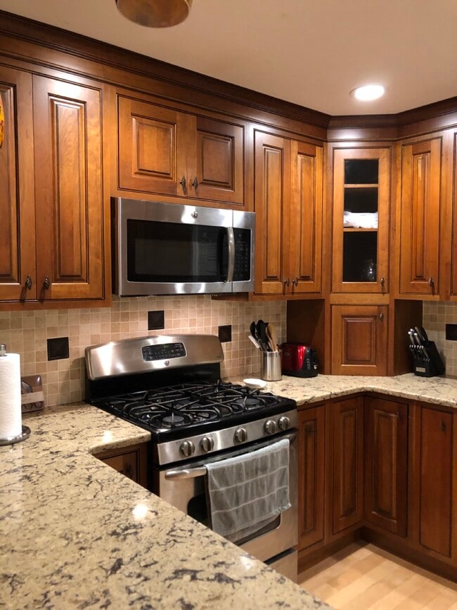 Kitchen - 80 Lake Attitash Rd