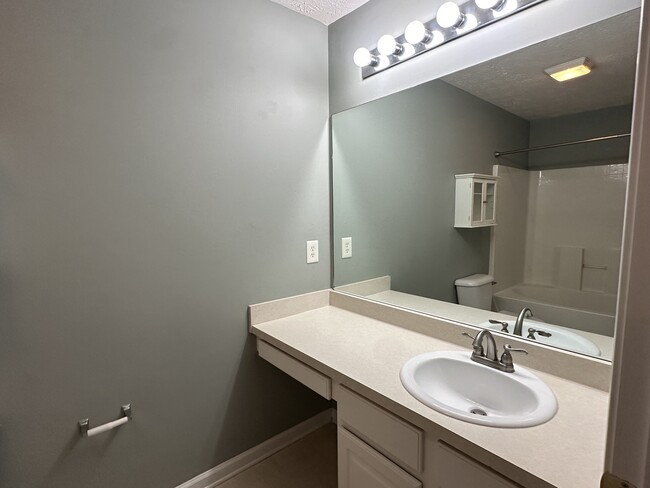 Primary upstairs bathroom - 425 Shadow Glen Dr