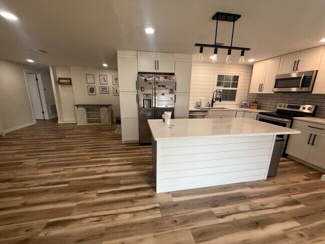 Building Photo - 1388 Rose St