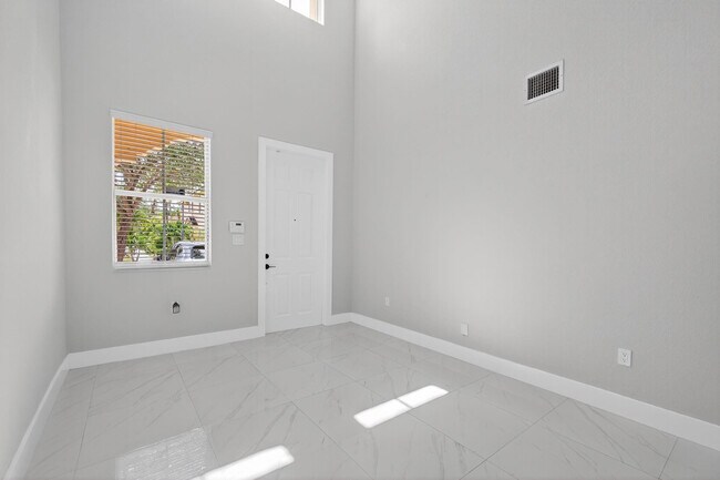 Building Photo - 981 SW 149th Ct