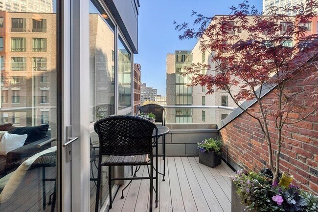 Building Photo - 99-105-105 Broad St