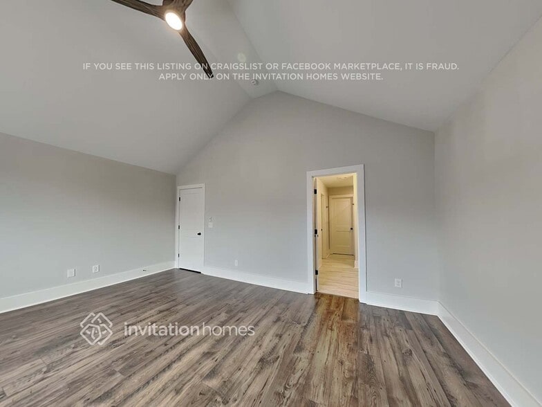 Building Photo - 256 Founders Ln