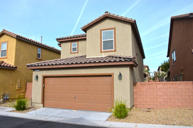 Building Photo - Impeccable Home in a Cul-de-Sac with Great Curb Appeal!