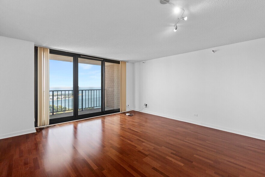 Building Photo - 3660 N Lake Shore Dr