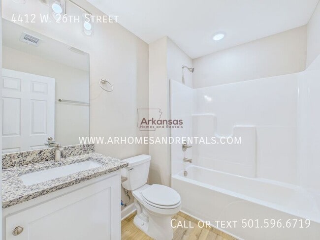 Building Photo - 4412 W 26th St