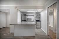 Interior Photo - 2006 Sul Ross St, HOUSTON, TX 77098