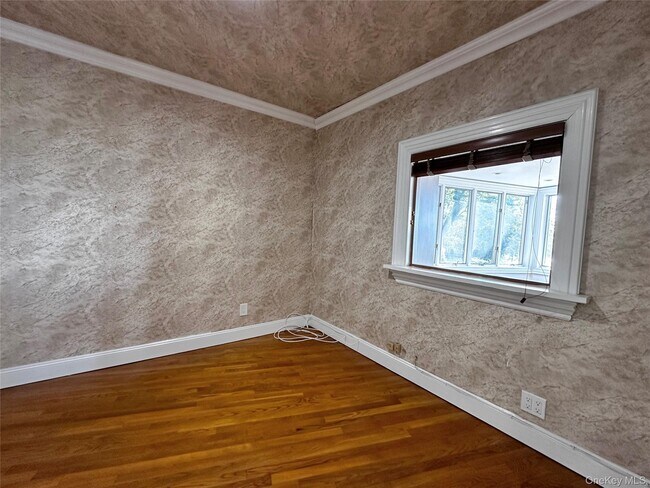 Building Photo - 1090 Bayhead Dr