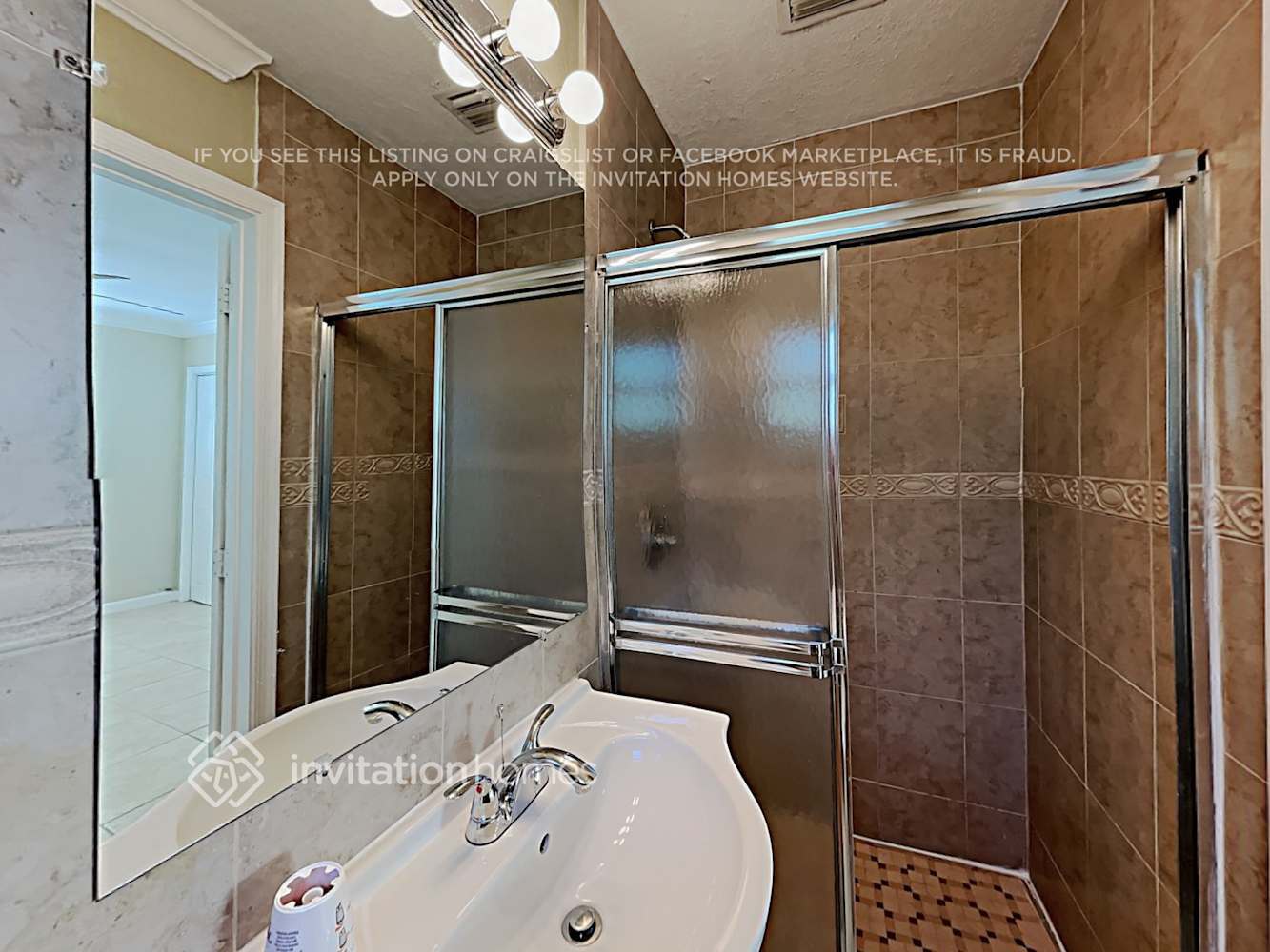 Building Photo - 913 Cochran Dr