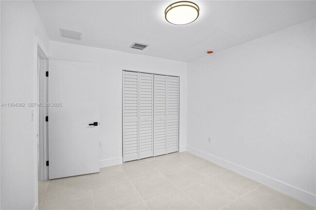 Building Photo - 5823 NW 30th Ave