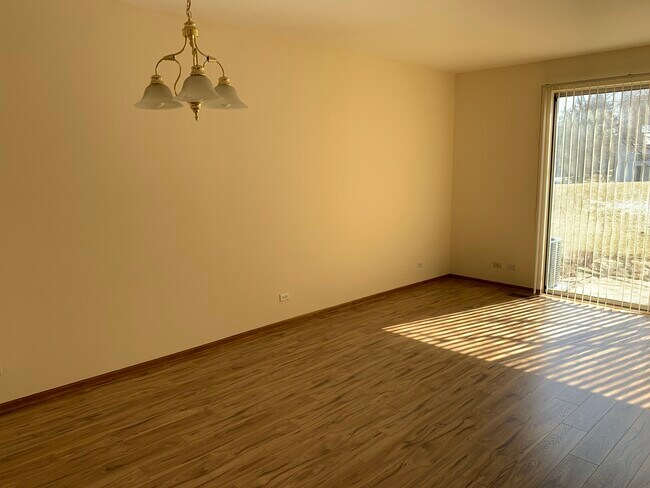 Building Photo - 2811 Odlum Dr