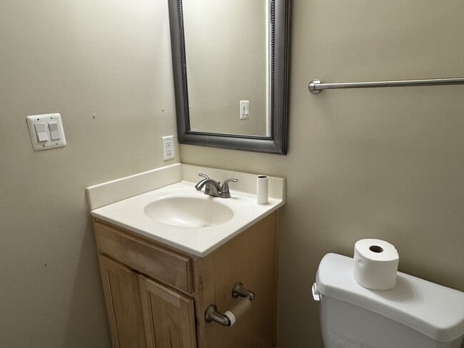 Building Photo - 15659 Horseshoe Ln