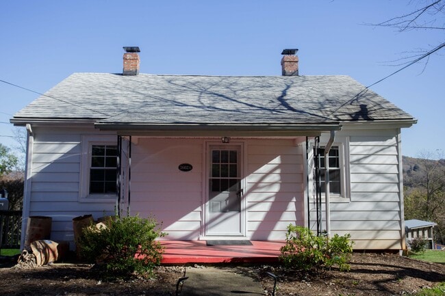 Building Photo - 1602 Monticello Rd