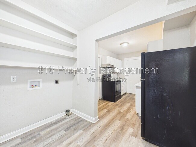 Building Photo - 5127 Olive St