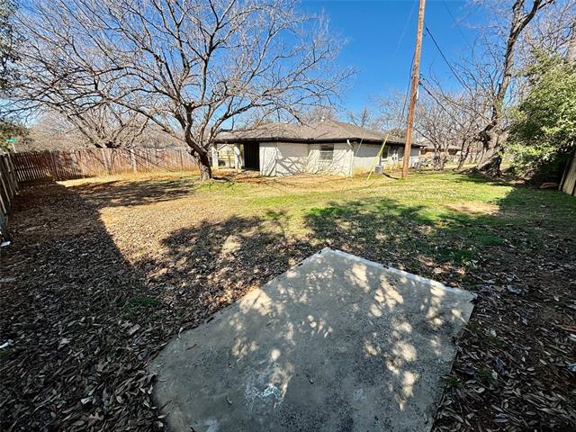 Building Photo - 800 Irwin Dr