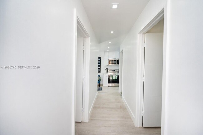 Building Photo - 3016 NW 22nd Ct