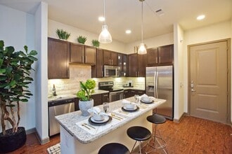 Building Photo - Stylish 1-Bed Apartment | Fitness & Rec Ar...