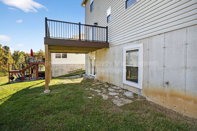 Building Photo - 820 Whisper Creek Ct