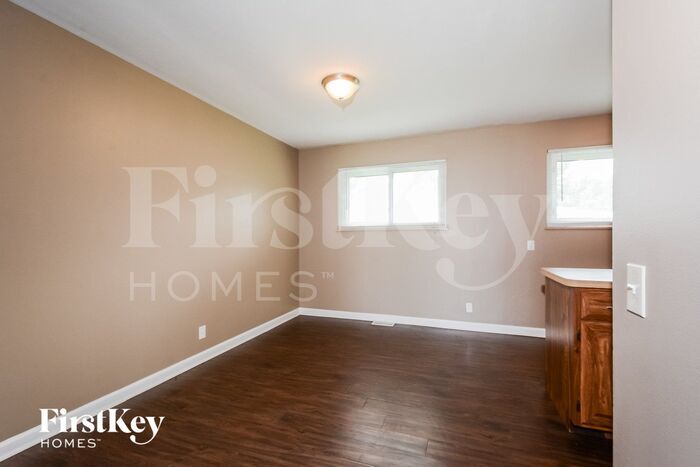 Building Photo - 620 Blackbird Dr
