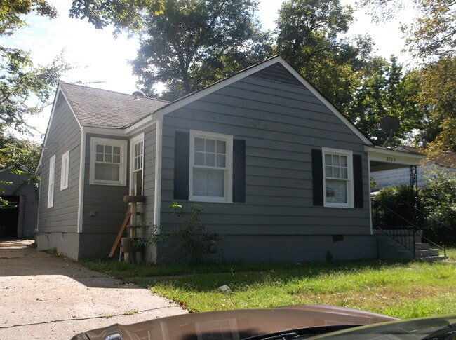 Building Photo - 3703 Fairoaks Ave