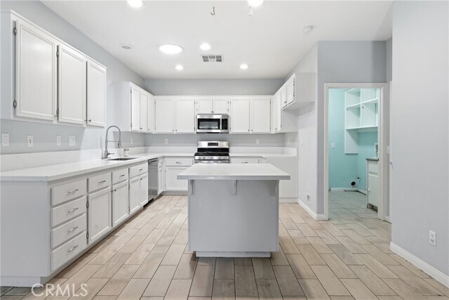 Building Photo - 44154 Coral Dr
