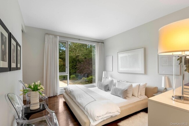 Building Photo - 7 Rolling Wood Ln