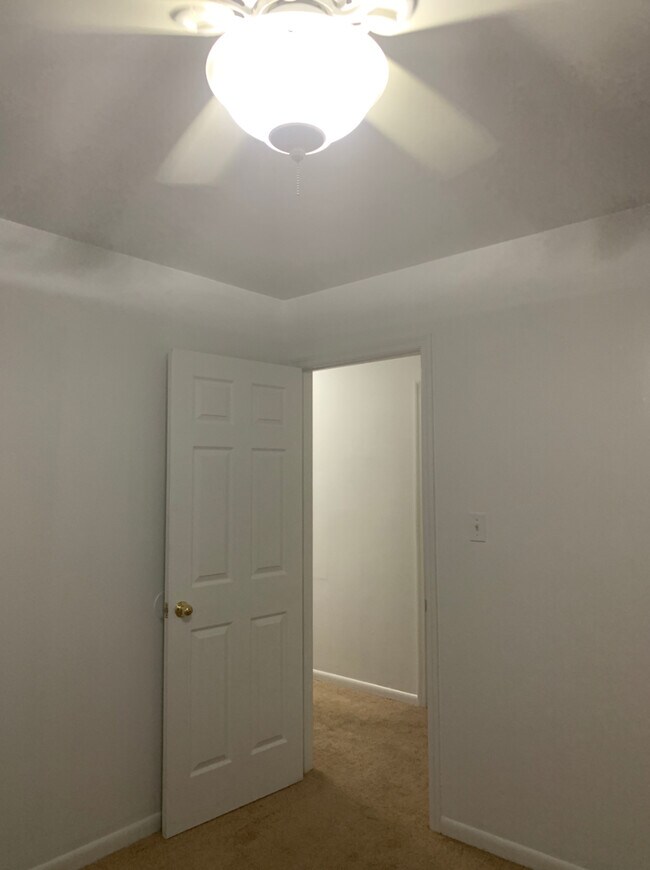 Building Photo - 1618 Hampton Rd NW