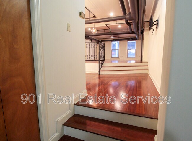 Building Photo - 92 S Main St