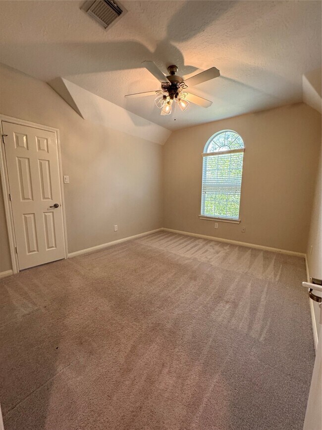 Building Photo - 137 E Montfair Blvd