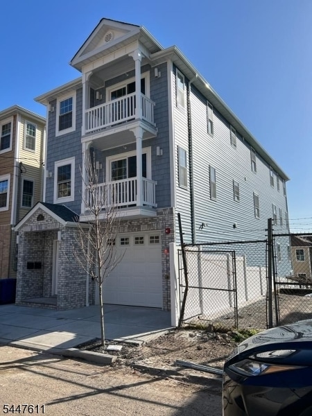Building Photo - 57 Woodside Pl