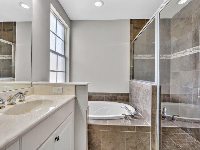 Building Photo - 2751 Ravella Way