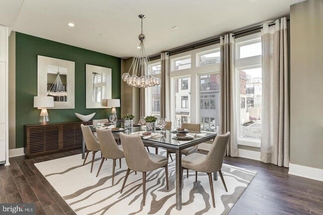 Building Photo - 5318 Merriam St