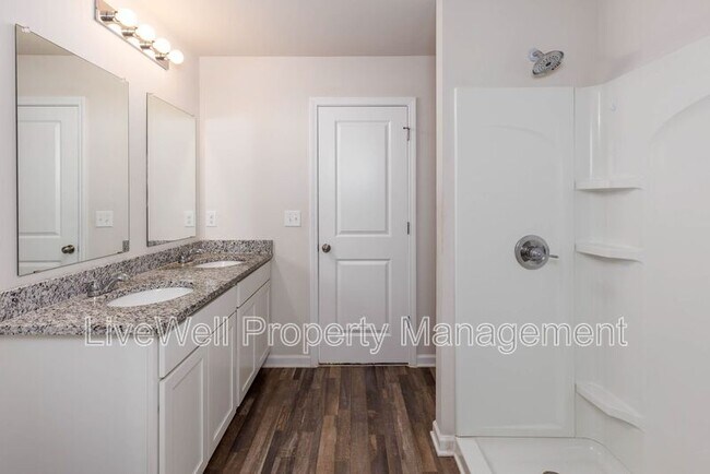 Building Photo - 30 Stevens Cv Dr