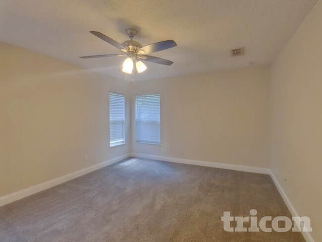 Building Photo - 1074 Worthington Dr