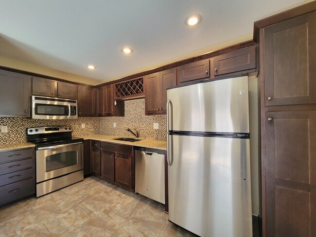 Building Photo - 12315 Fox Creek Dr