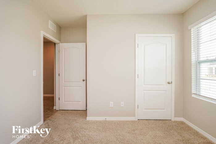 Building Photo - 1386 Fox Squirrel Dr