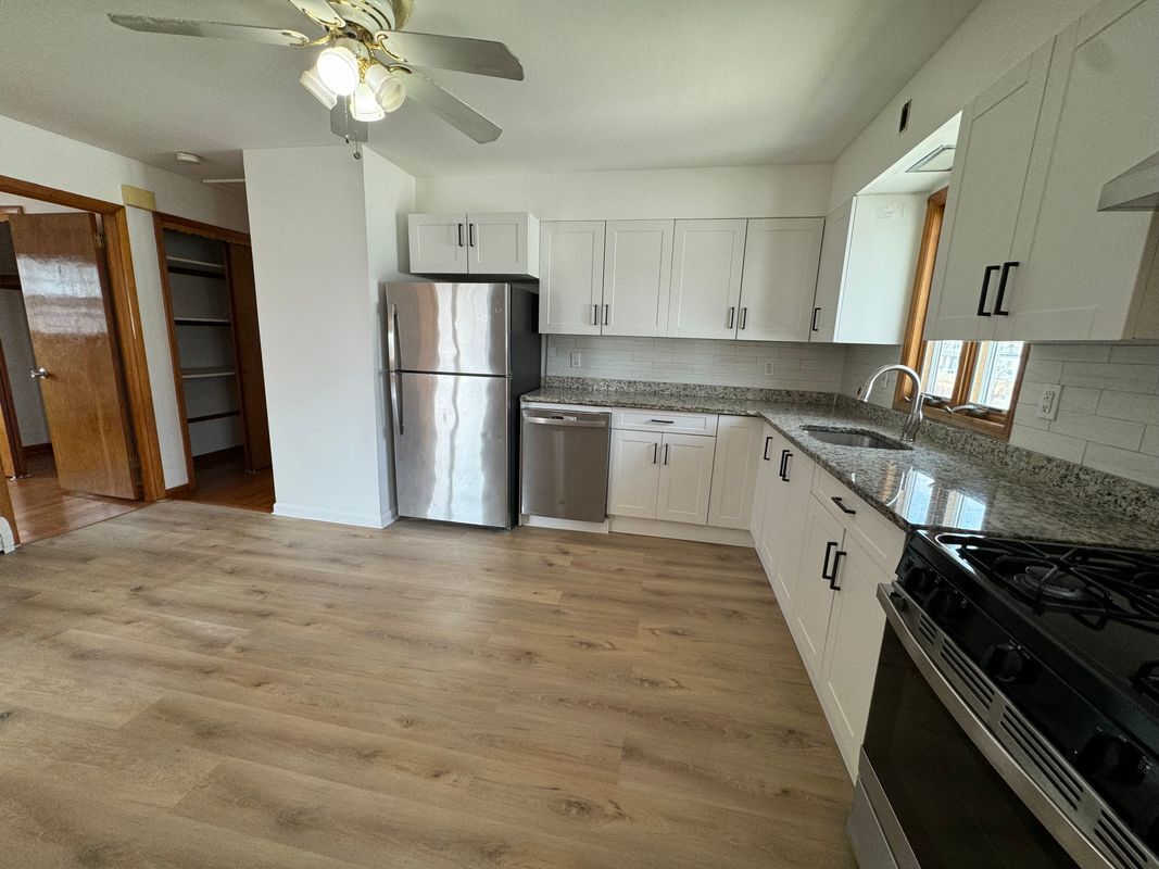 Building Photo - 331 Capitol St