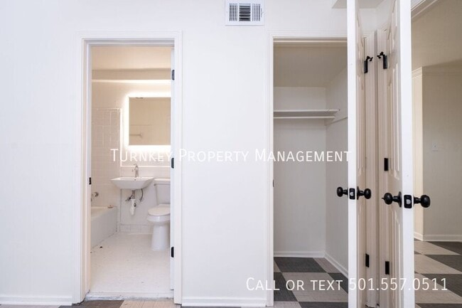 Building Photo - 623 Sherman St