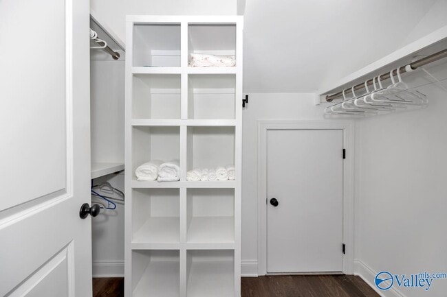 Building Photo - 200 St Louis St