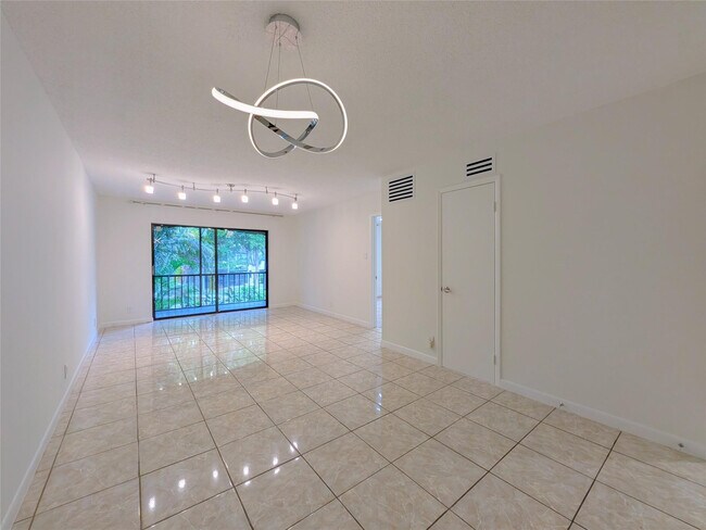 Building Photo - 3101 Oakland Shores Dr