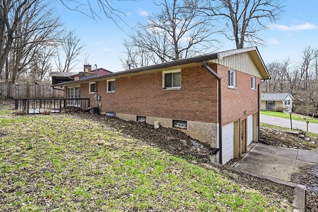 Building Photo - 2613 Rhapsody Dr