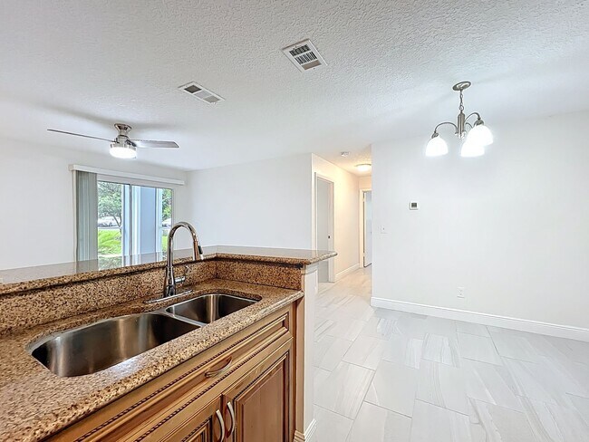 Building Photo - 2580 Grassy Point Dr