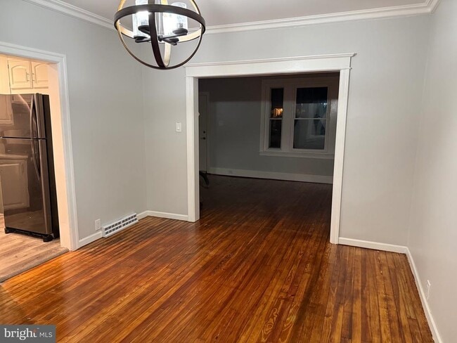 Building Photo - 399 Sunset Rd