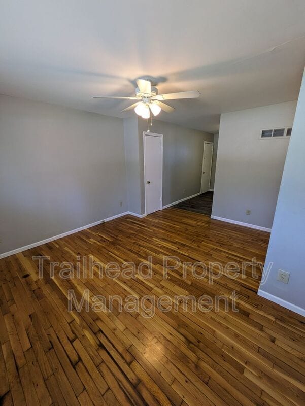 Building Photo - 110 S High St